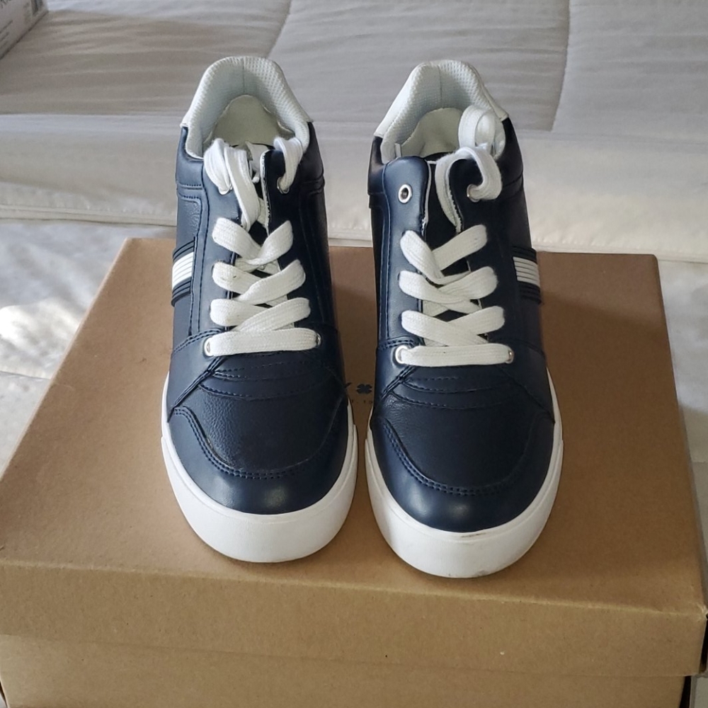 Sneaker wedges